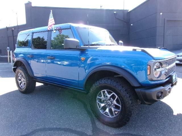 Certified 2025 Ford Bronco Badlands AWD/4WD image 3