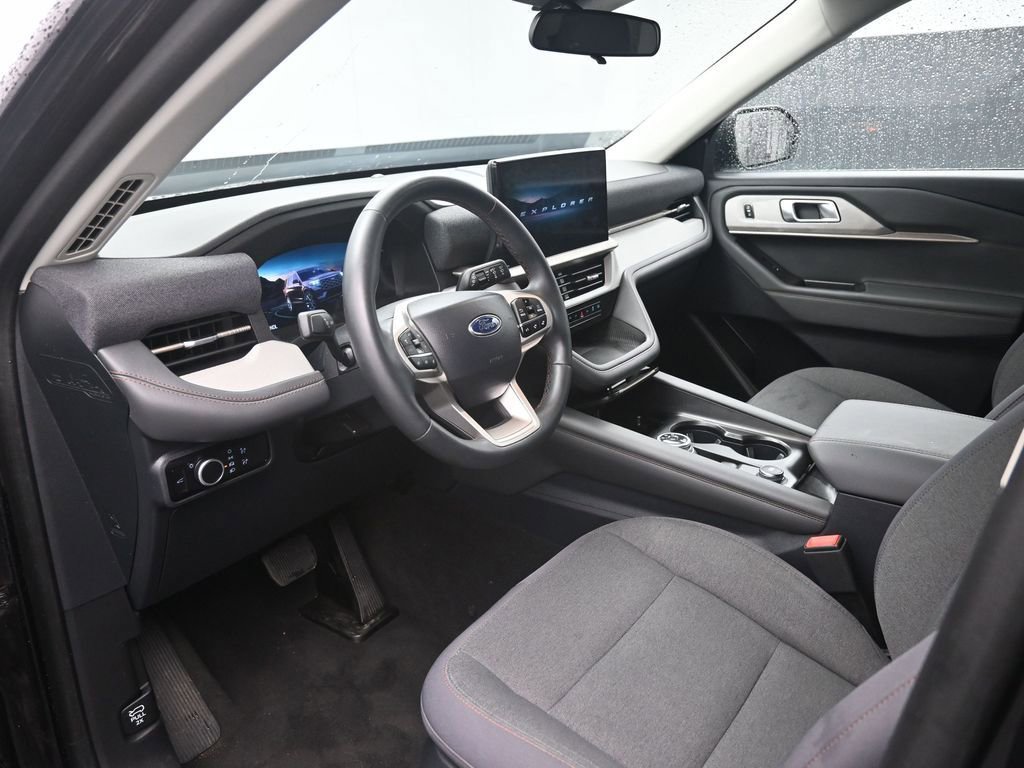 Certified 2025 Ford Explorer Active RWD image 19