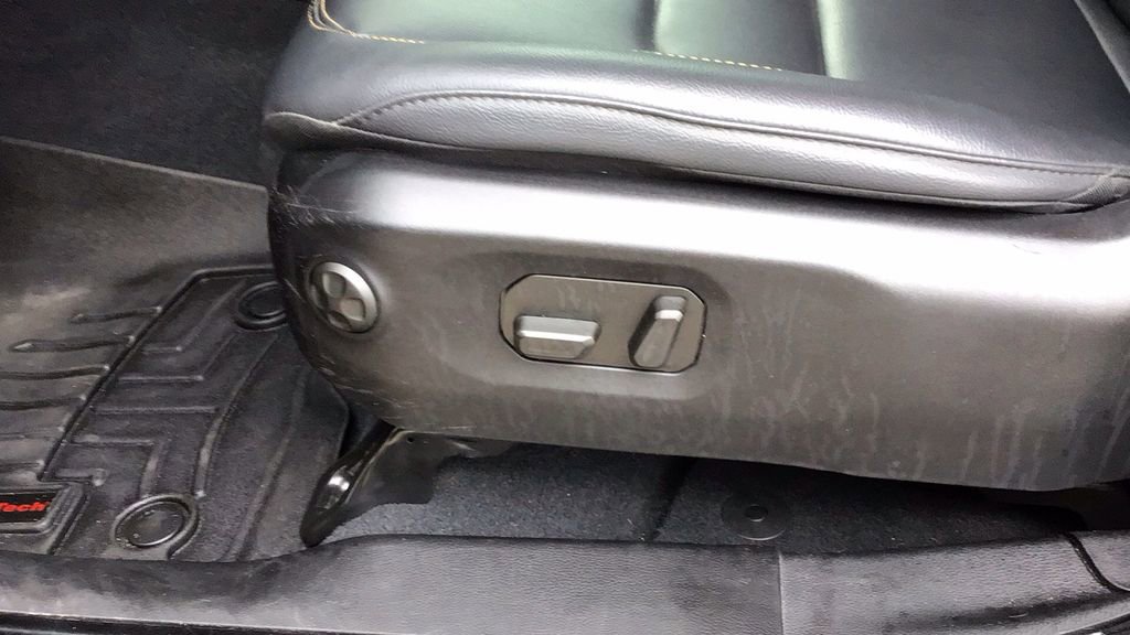 Used 2024 Jeep Wrangler Sahara w/ Safety Group image 17