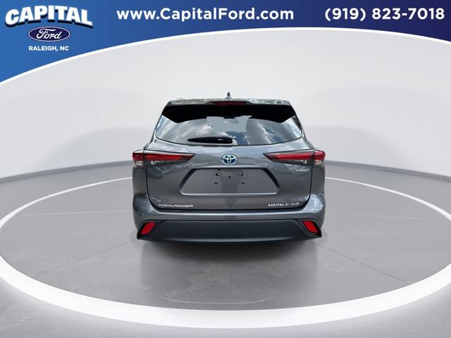 Used 2024 Toyota Highlander XLE AWD/4WD image 7