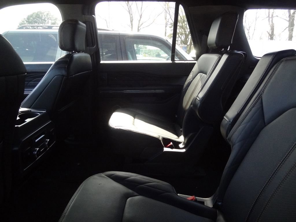 Certified 2023 Ford Expedition Max Platinum image 9