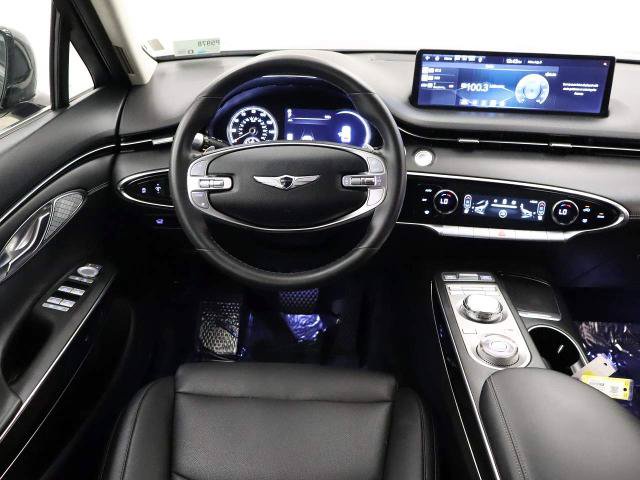 Used 2025 Genesis GV70 2.5T AWD/4WD image 18