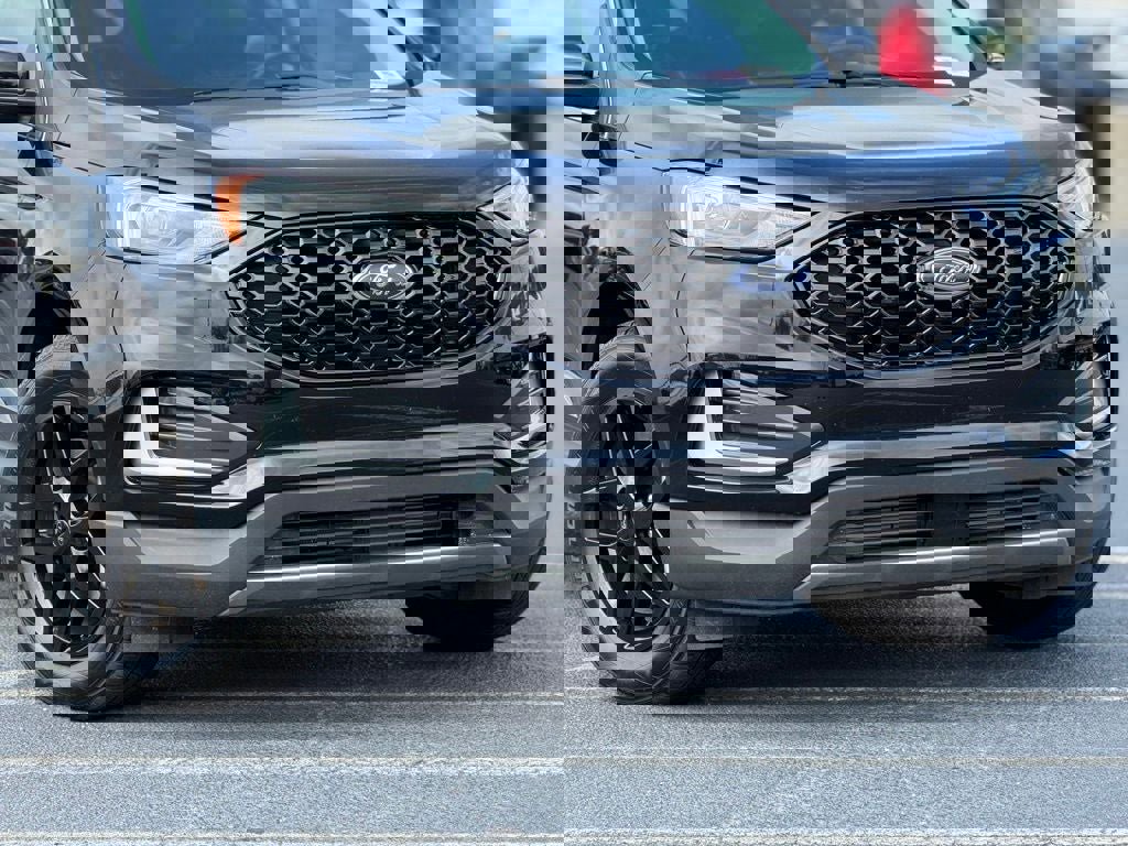 Certified 2023 Ford Edge SEL image 3