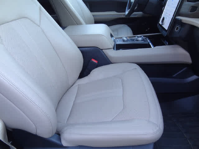 Certified 2023 Ford Expedition Limited AWD/4WD image 4