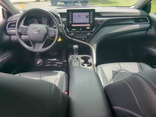 Used 2022 Toyota Camry SE FWD image 16
