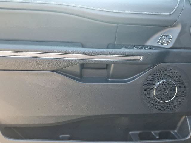 Certified 2024 Ford Expedition XLT AWD/4WD image 16