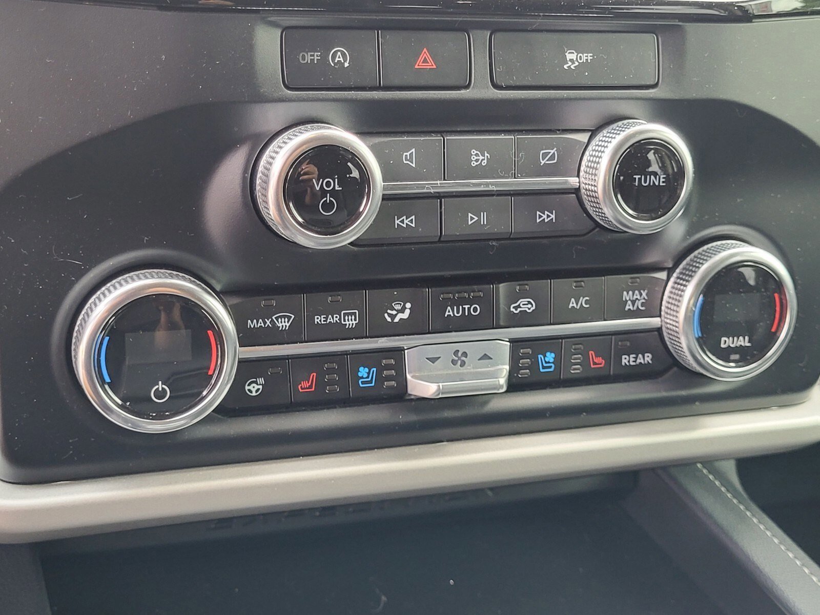 Certified 2023 Ford Expedition XLT image 22