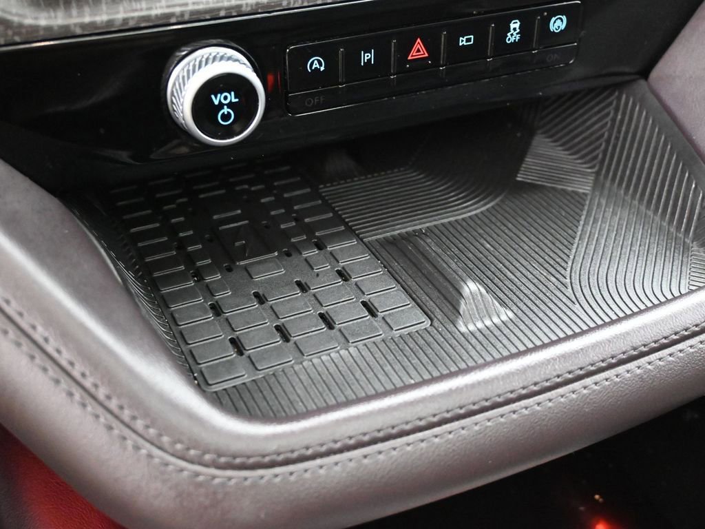 Certified 2025 Ford Explorer Platinum w/ Ultimate Package image 19