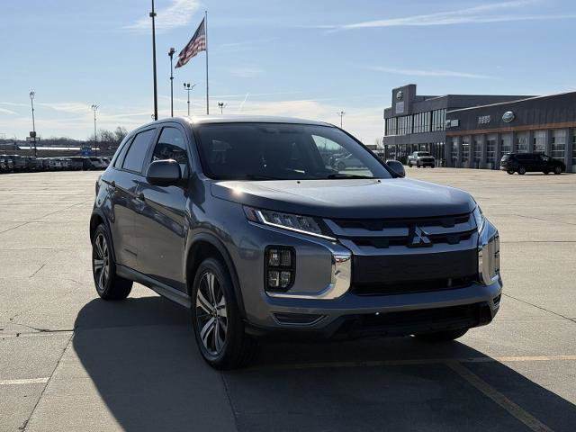 Used 2025 Mitsubishi Outlander Sport ES image 2