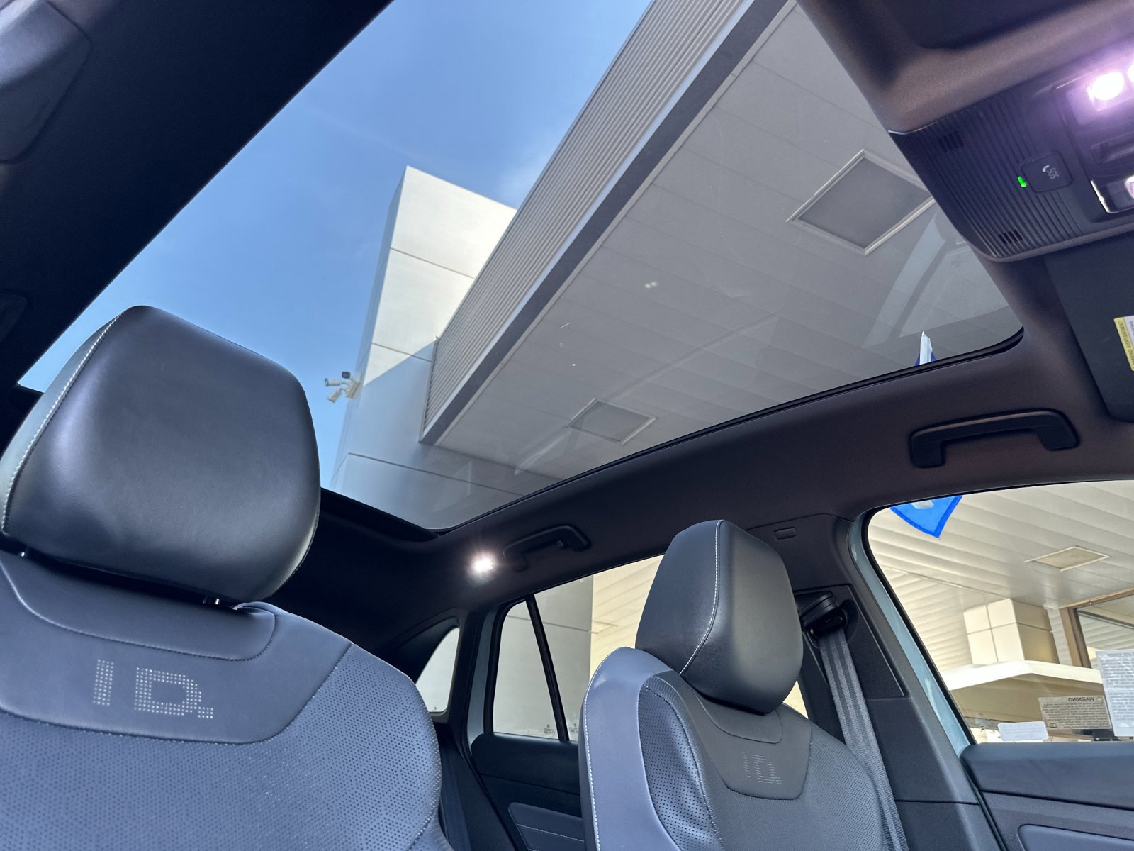 Used 2025 Volkswagen ID.4 Pro S image 17