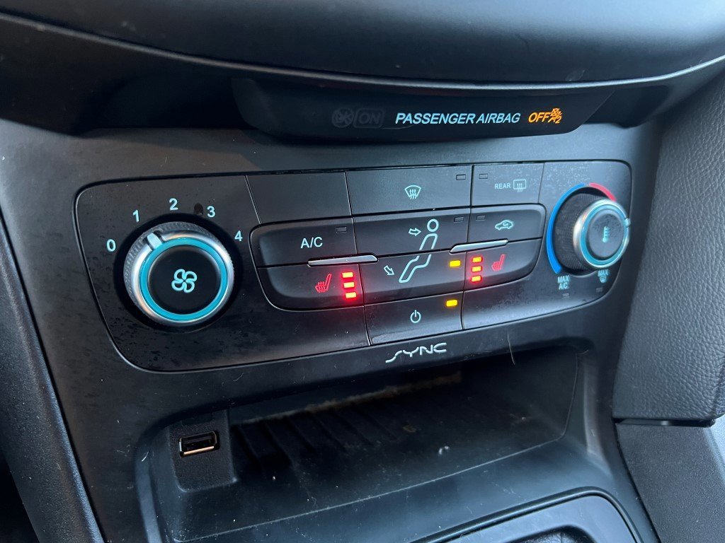 Certified 2017 Ford Focus SE w/ Cold Weather Package image 24