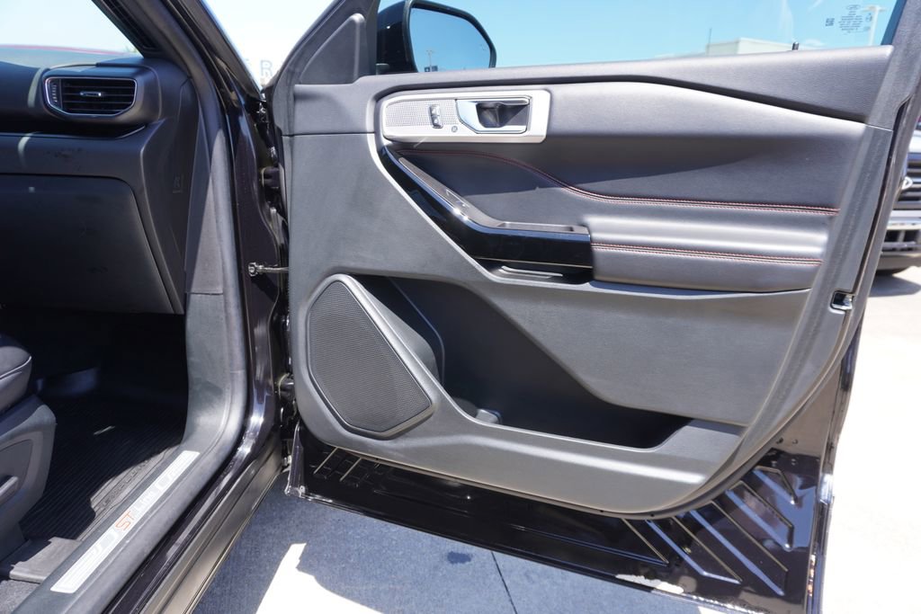 Certified 2023 Ford Explorer ST-Line w/ Class IV Trailer Tow Package RWD image 26