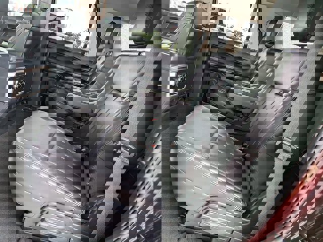 Certified 2024 Ford Expedition XLT image 26