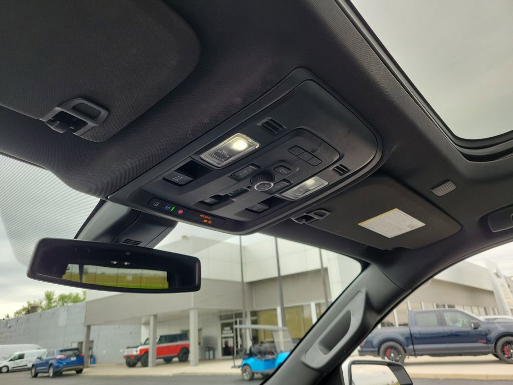 Used 2021 GMC Yukon XL AT4 w/ AT4 Premium Package AWD/4WD image 30