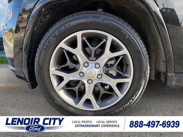 Used 2019 Jeep Grand Cherokee Overland AWD/4WD image 8
