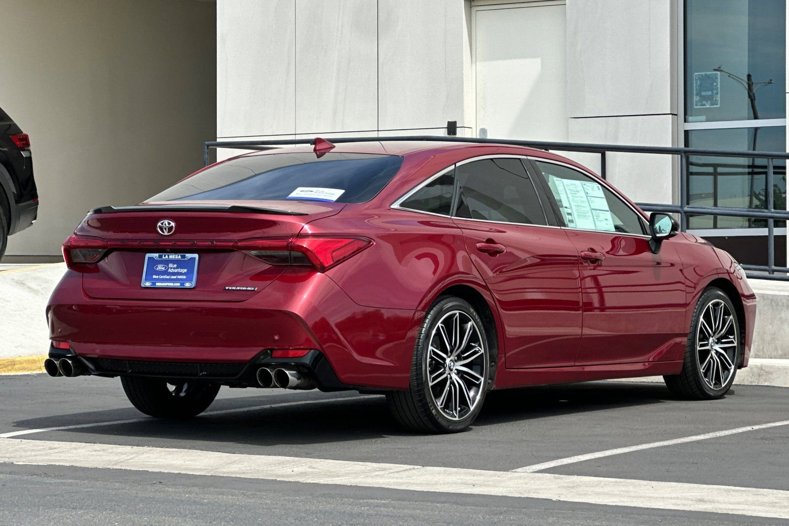Used 2019 Toyota Avalon Touring w/ Advanced Safety Package image 3