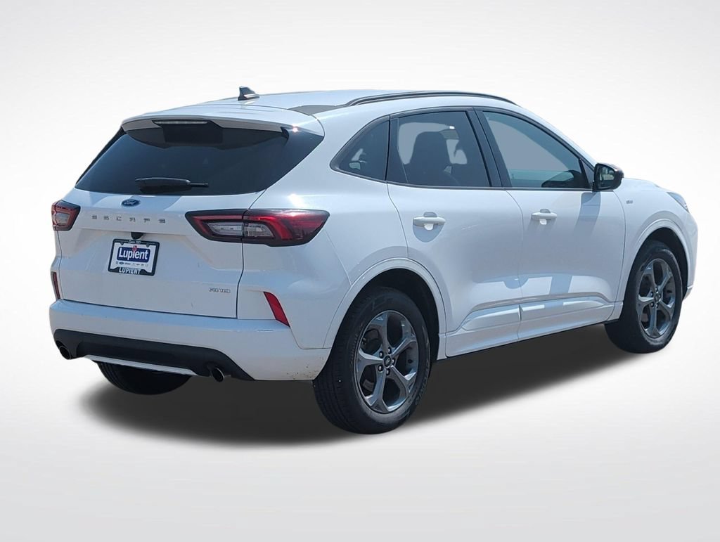 Certified 2023 Ford Escape ST-Line AWD/4WD image 3