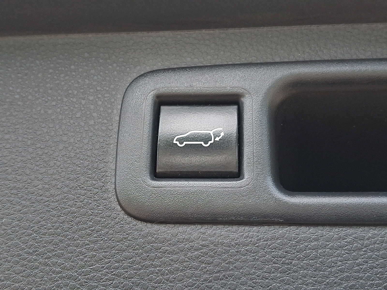 Used 2023 Toyota Highlander XLE AWD/4WD image 29