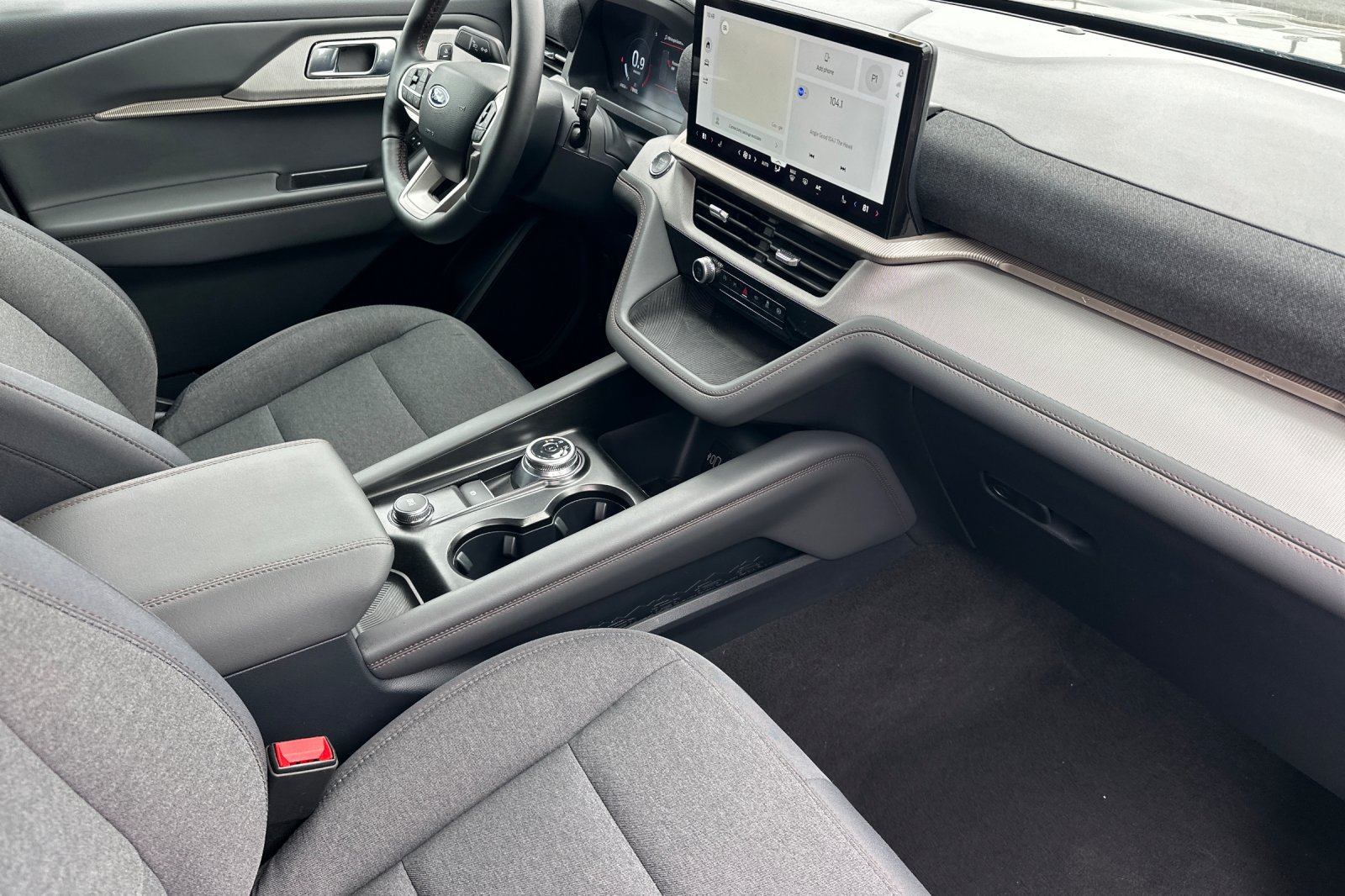Certified 2026 Ford Explorer Active RWD image 15