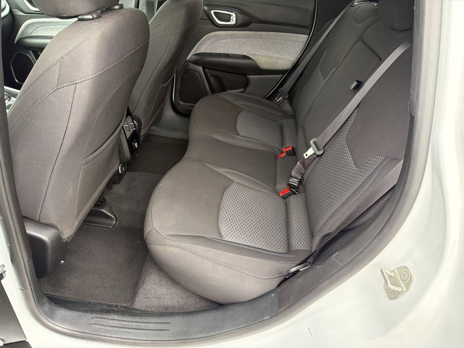 Used 2023 Jeep Compass Sport AWD/4WD image 19