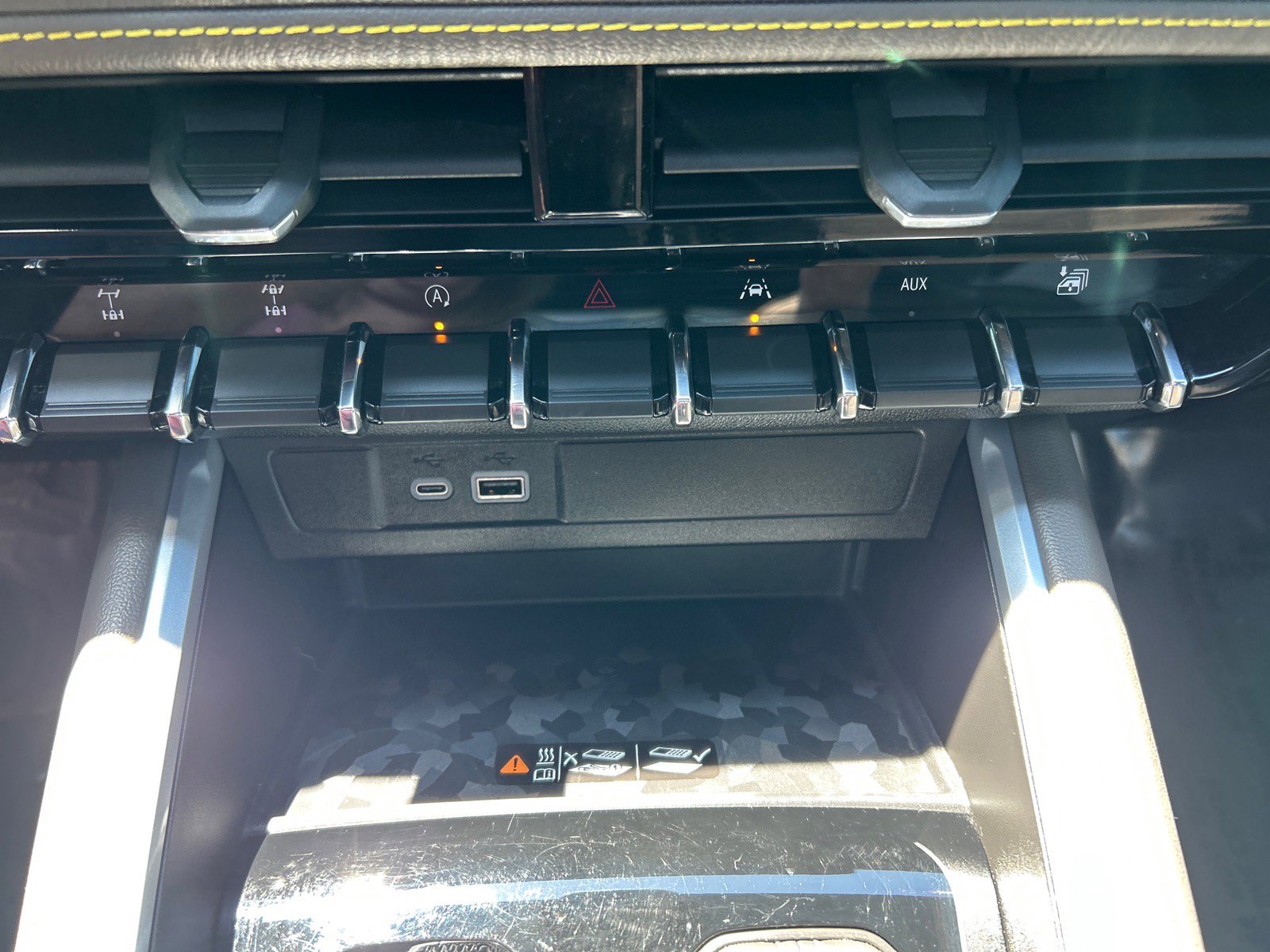 Used 2024 Chevrolet Colorado ZR2 w/ ZR2 Convenience Package III AWD/4WD image 28