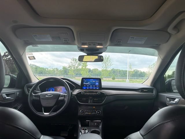 Certified 2020 Ford Escape Titanium w/ Titanium Premium Package 2.0 AWD/4WD image 18