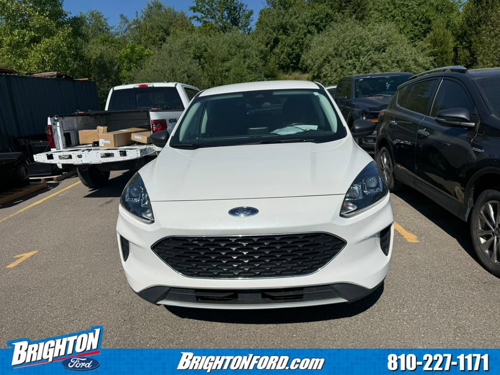Certified 2022 Ford Escape SE w/ Cold Weather Package AWD/4WD image 2