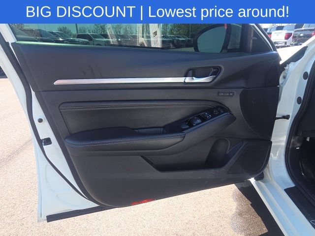 Used 2020 Nissan Altima 2.0 Platinum FWD image 22
