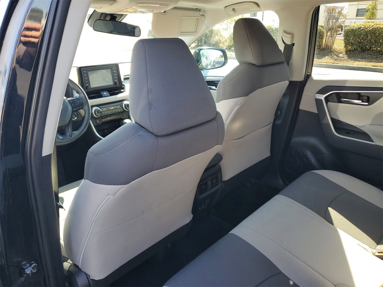 Used 2019 Toyota RAV4 XLE image 9