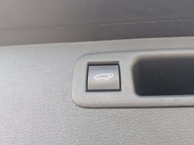 Used 2021 Toyota Highlander XLE AWD/4WD image 26