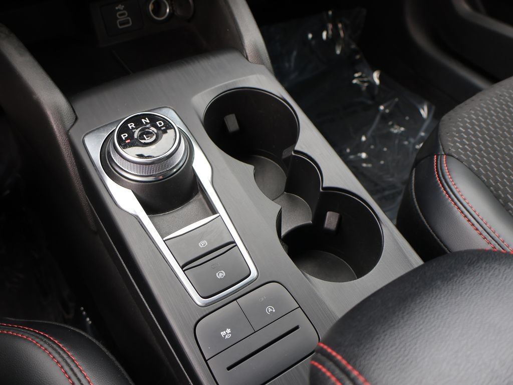 Certified 2025 Ford Escape ST-Line AWD/4WD image 38
