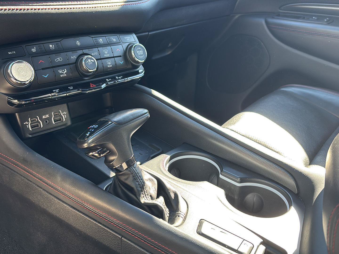 Used 2025 Dodge Durango R/T AWD/4WD image 16