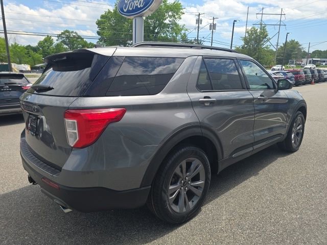 Certified 2023 Ford Explorer XLT w/ Equipment Group 202A AWD/4WD image 4