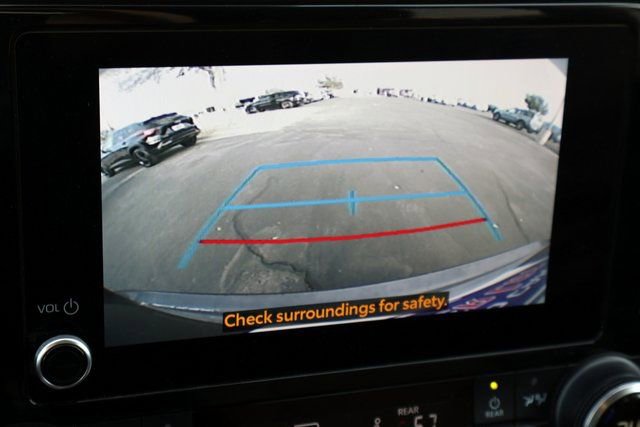 Used 2024 Toyota Highlander LE image 5