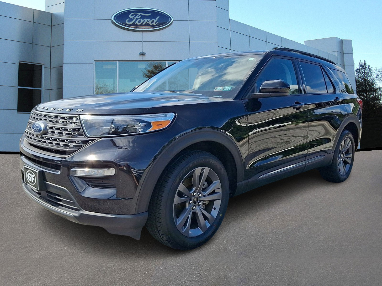 Certified 2023 Ford Explorer XLT w/ Equipment Group 202A AWD/4WD image 4