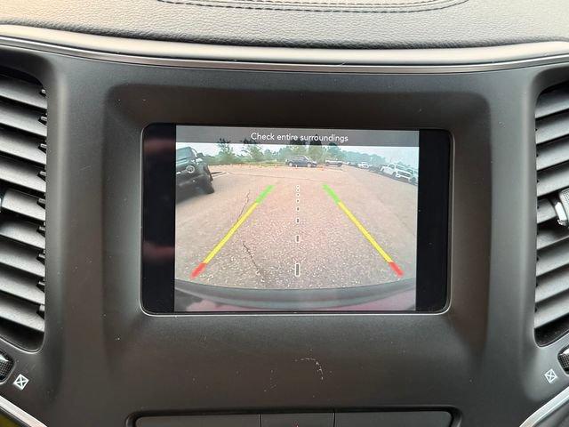 Used 2019 Jeep Cherokee Latitude w/ Popular Appearance Group FWD image 12