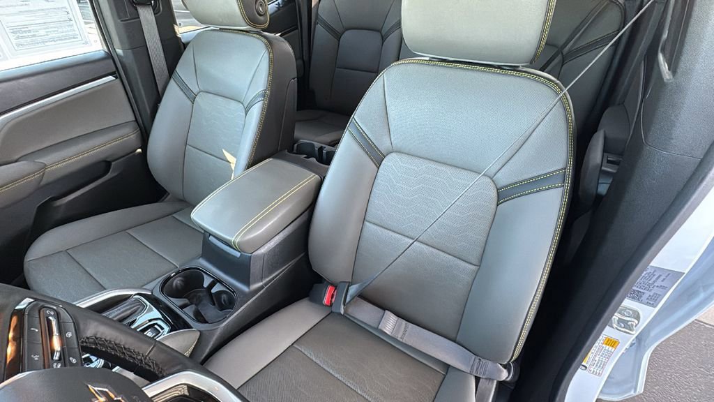 Used 2025 Chevrolet Colorado ZR2 w/ Technology Package image 25