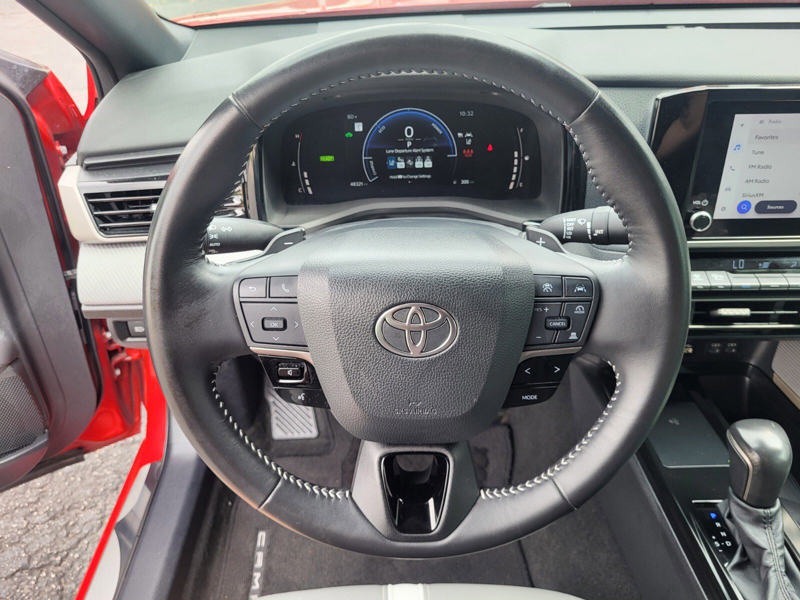 Used 2025 Toyota Camry SE w/ Convenience Package image 26