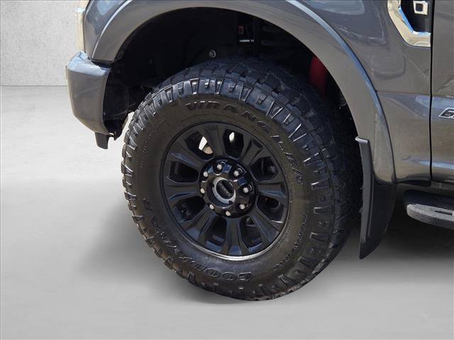 Certified 2022 Ford F350 Platinum w/ Tremor Off-Road Package AWD/4WD image 25