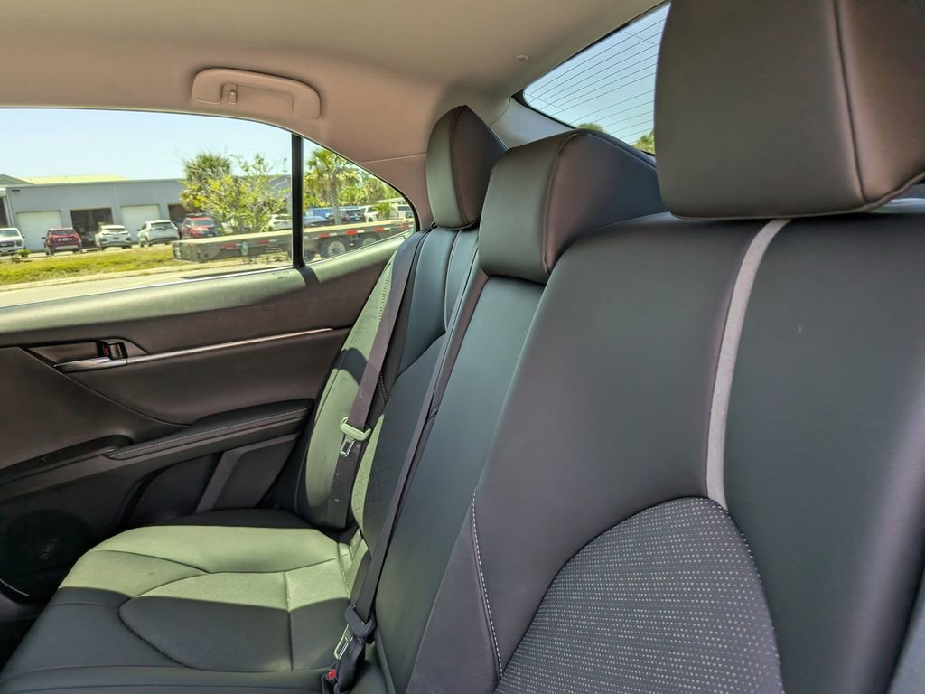 Used 2022 Toyota Camry XSE FWD image 17