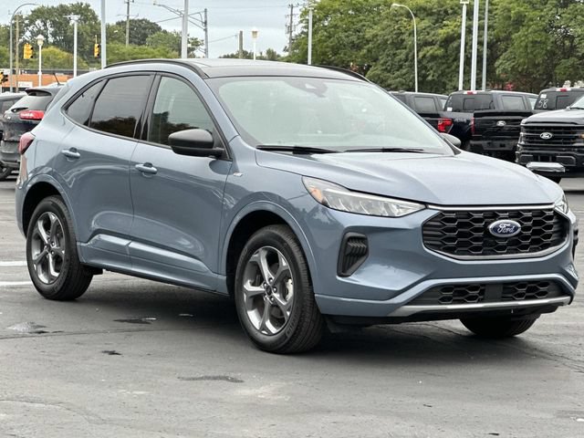 Certified 2024 Ford Escape ST-Line w/ Tech Pack #1 AWD/4WD image 7