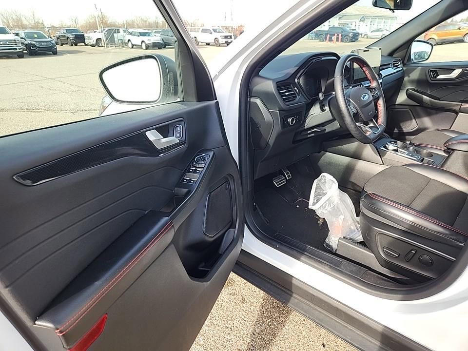 Certified 2023 Ford Escape ST-Line w/ Tech Pack #1 image 5