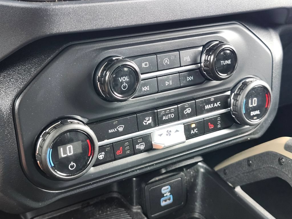 Certified 2025 Ford Bronco Badlands AWD/4WD image 21