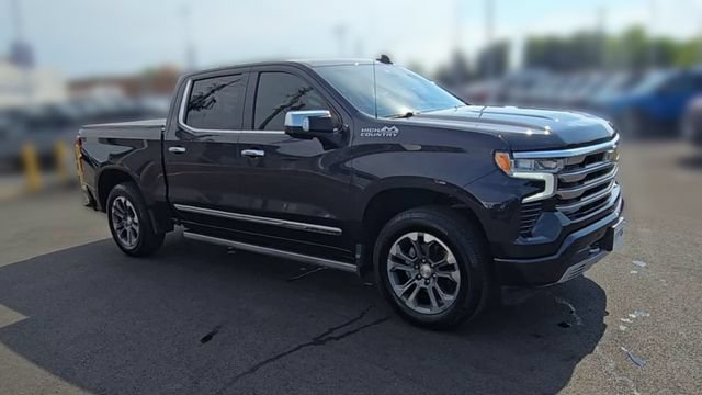 Used 2022 Chevrolet Silverado 1500 High Country w/ Z71 Off-Road Package AWD/4WD image 3