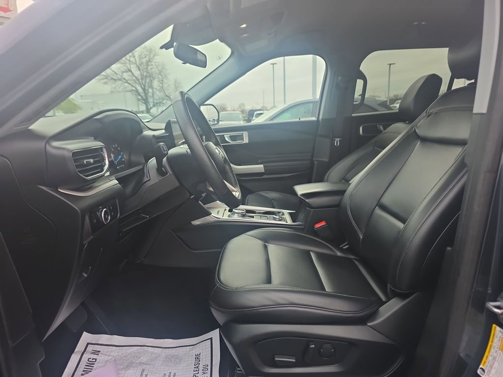 Certified 2024 Ford Explorer XLT w/ Equipment Group 202A image 18