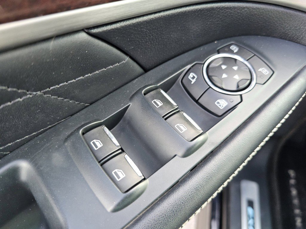 Certified 2018 Ford Explorer Platinum image 30