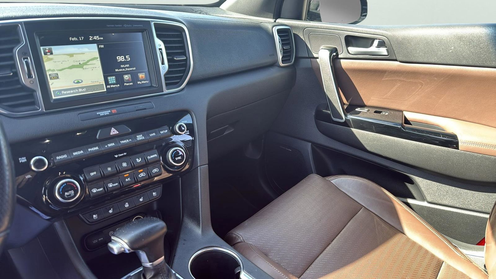 Used 2017 Kia Sportage SX image 16