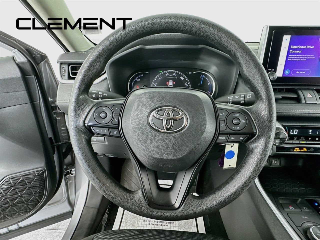 Used 2025 Toyota RAV4 LE AWD/4WD image 15