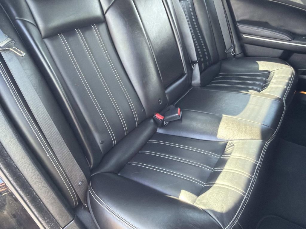 Used 2022 Chrysler 300 S image 26