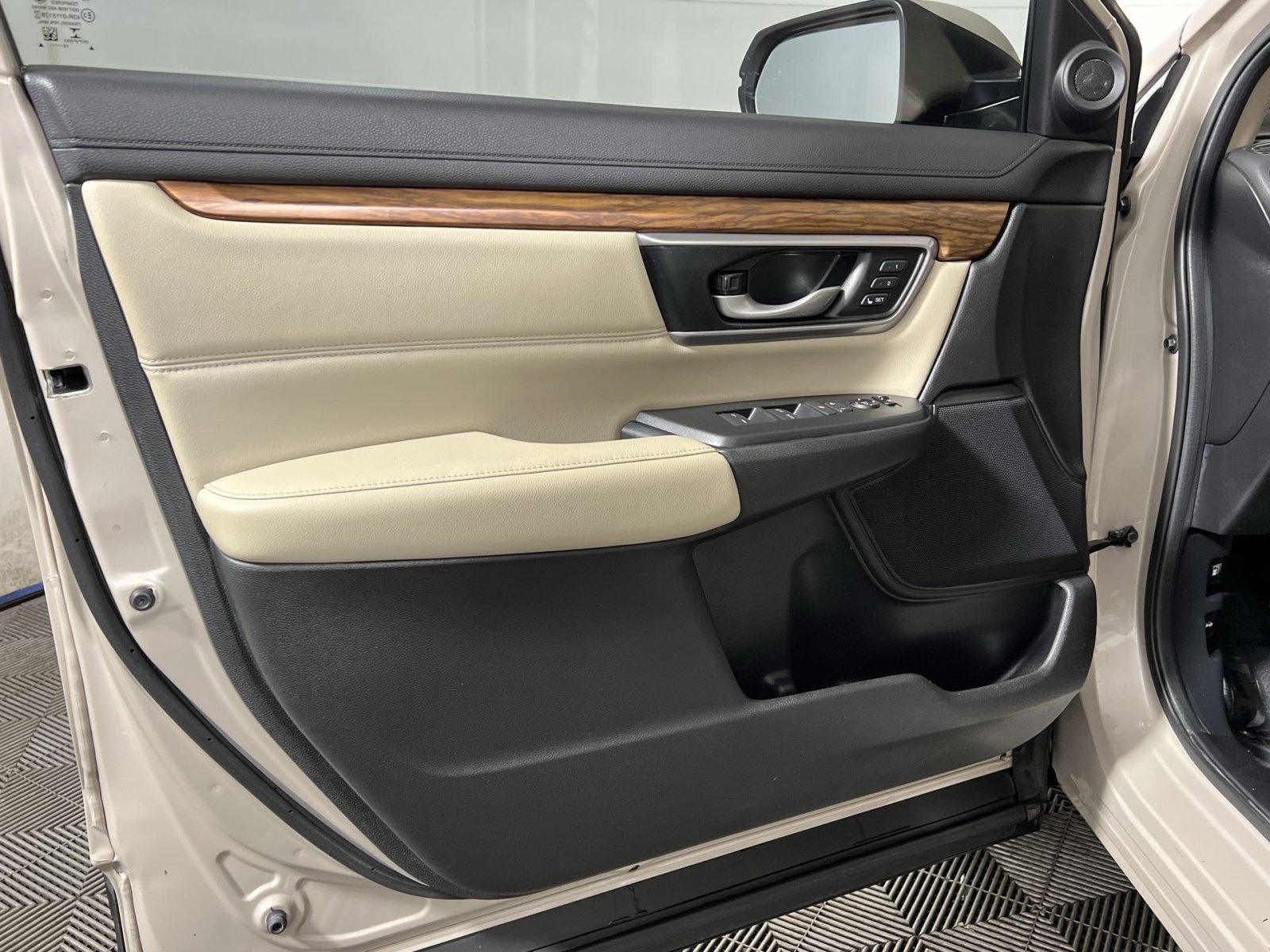Used 2018 Honda CR-V EX-L image 14
